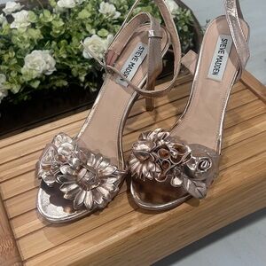 Steve Madden Metallic Floral Heels